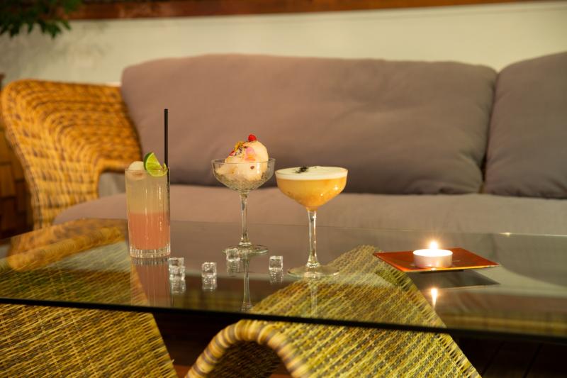 Jacuzzi bar